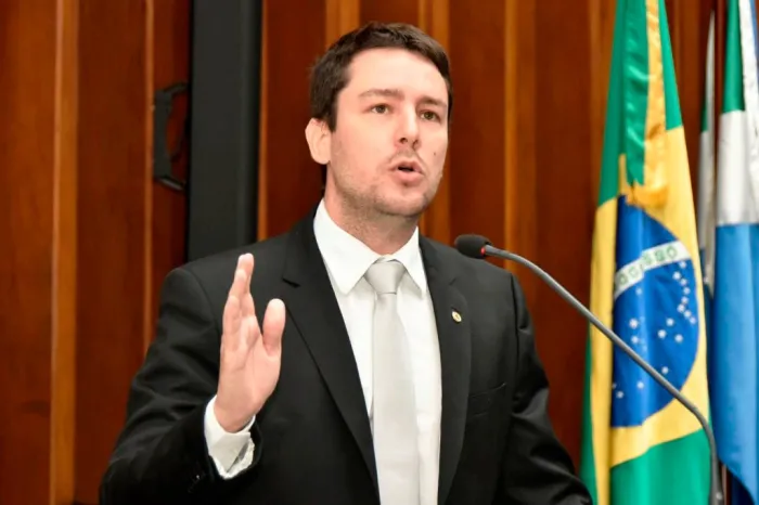 Deputados discutem projeto do Executivo e João Henrique propõe CPI contra Cassems