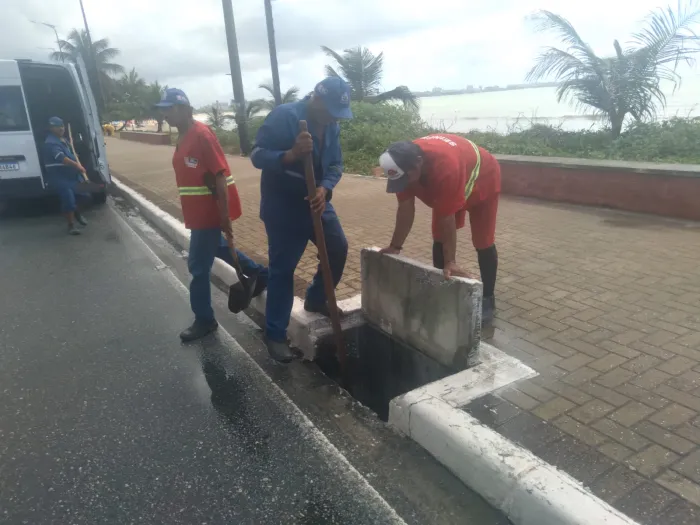 Seinfra executa serviços de manutenção em mais de 35 bairros de João Pessoa nesta quinta-feira