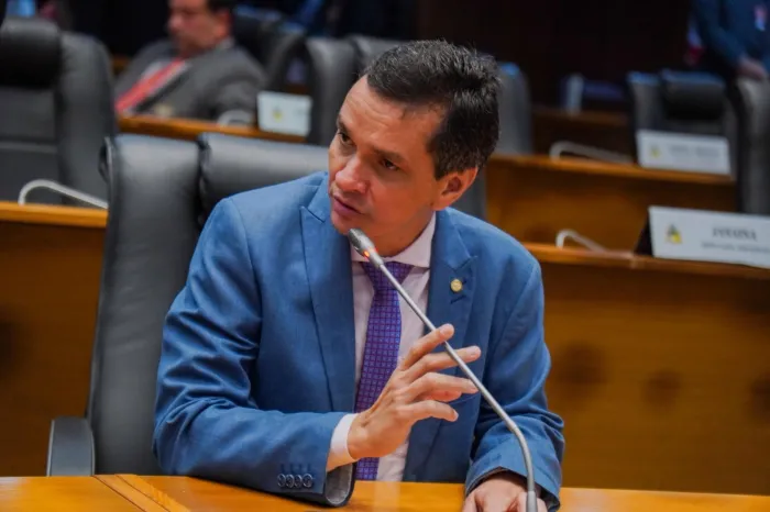 Deputado Eric Costa falou sobre obras de iniciativa do governo estadual