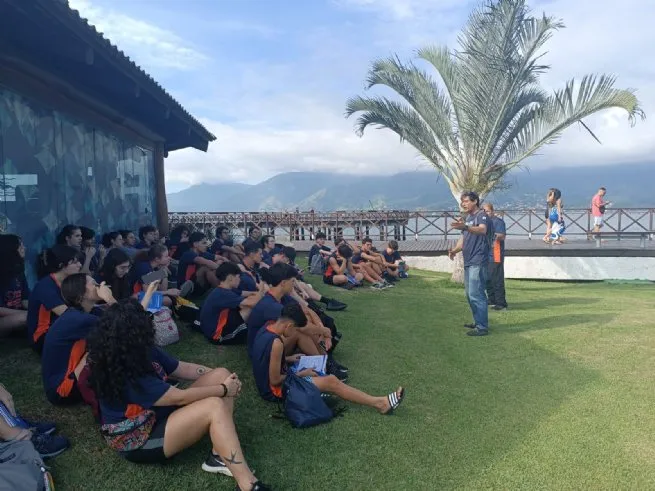 Prefeitura realiza palestra sobre pesca artesanal e conservação ambiental aos alunos do Colégio Elvira Brandão, de São Paulo