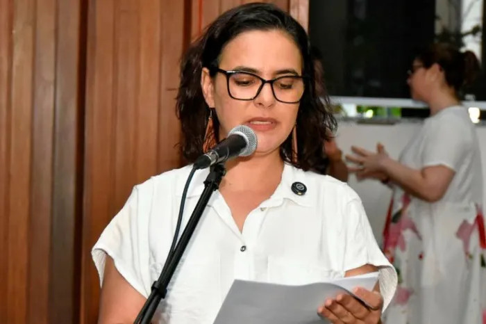 Gleice Jane solicita informações sobre a restauração da Igreja São Benedito na Comunidade