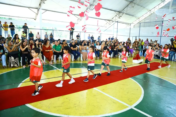 Creche-Escola Sementinha viveu uma manhã repleta de emoções para celebrar o Dia das Mães