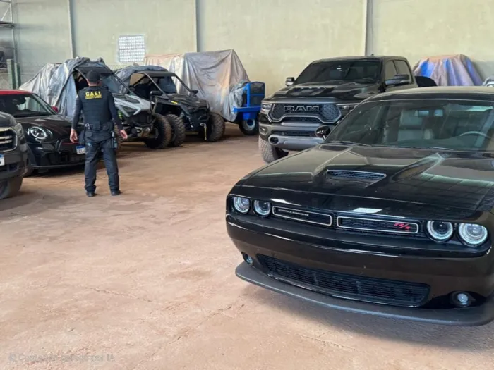 Operação Pavimentum apreende mais de 30 veículos e R$ 90 mil em dinheiro