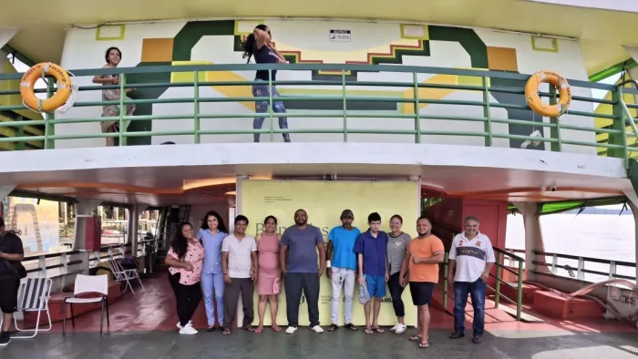 Saúde: Atividade terapêutica promove estímulos psicossociais por meio da arte no Barco-Obra Bienal das Amazônias