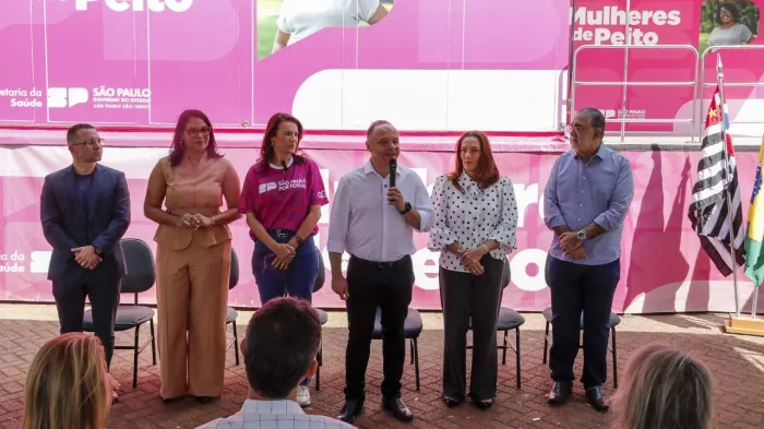 Carretas começam atendimento na praça Dom José Marcondes