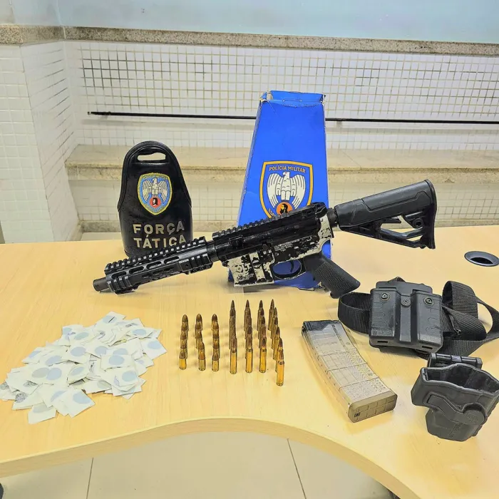 Força Tática do 7º BPM Apreende Fuzil e Entorpecentes em Porto Novo