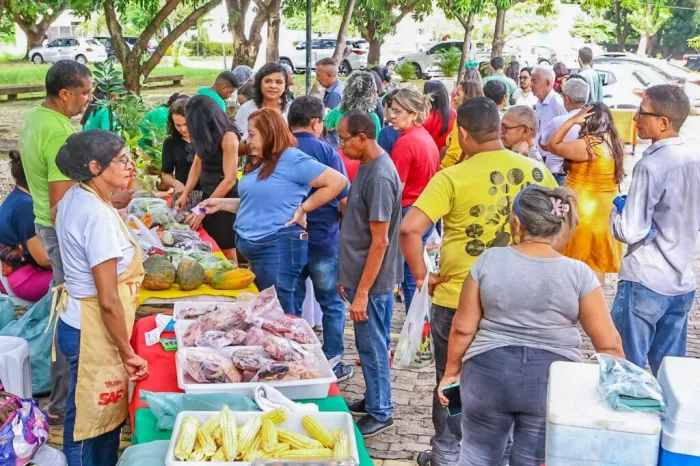 Quitanda da Agricultura Familiar leva produtos saudáveis à comunidade acadêmica da Uespi