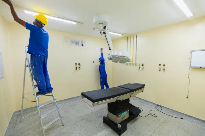 Obras do PA Nelson Barros e do Hospital Jorge Novis avançam