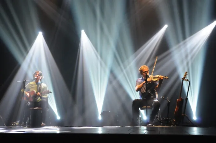 Kleiton & Kledir cantam grandes sucessos durante apresentação no Projeto Seis & Meia em Teresina