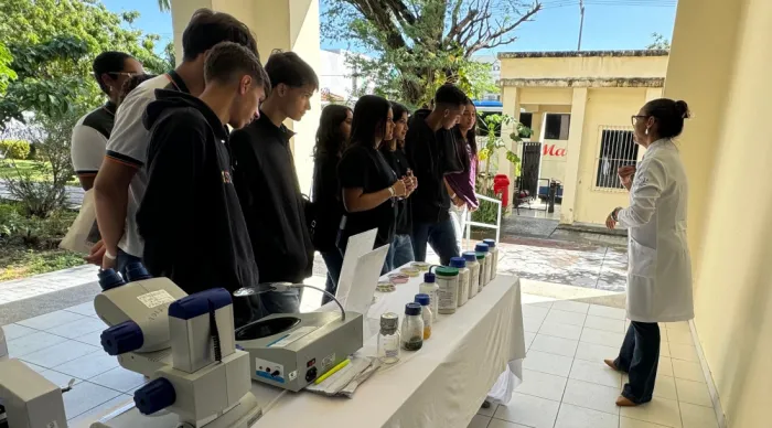 Estudantes se aprofundaram na história da ciência de Sergipe e conheceram o trabalho do instituto / Foto: Gabriel Ribeiro/Ascom ITPS