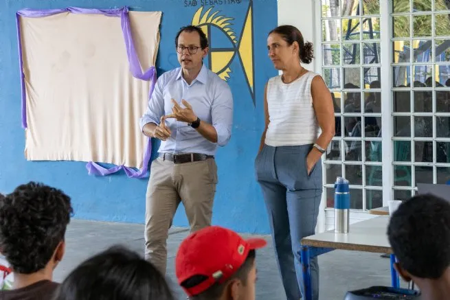Alunos de Barra do Una participam de palestra com juiz, defensora e advogados sobre cidadania e direitos