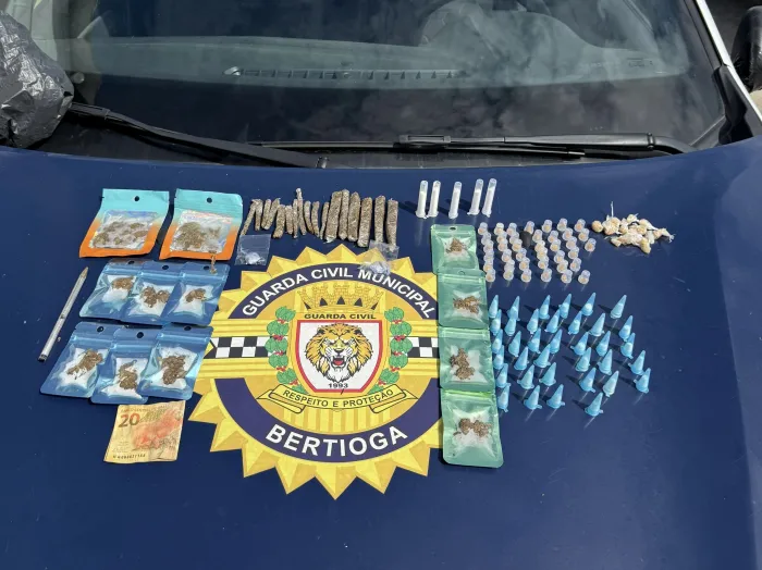 Guarda Civil realiza apreensão de drogas durante ronda escolar em Bertioga