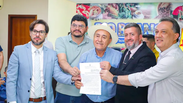 Prefeitura de Rio Branco recebe aprovação legislativa para aquisição de nova frota de ônibus
