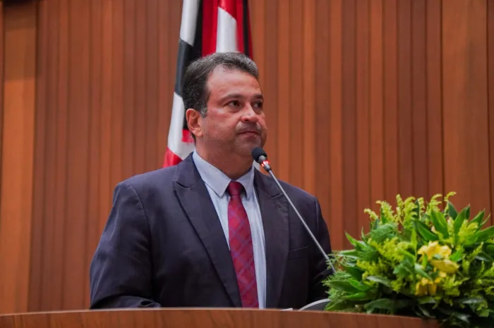 Adelmo Soares condenou, durante discurso na Alema, pedido de autorização para contrair empréstimo feito pela gestão municipal de Rosário