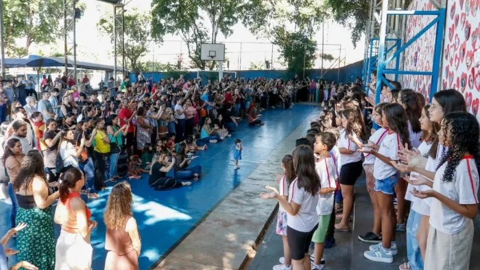 Escolas celebram o Dia da Família com ações afetivas e comunitárias