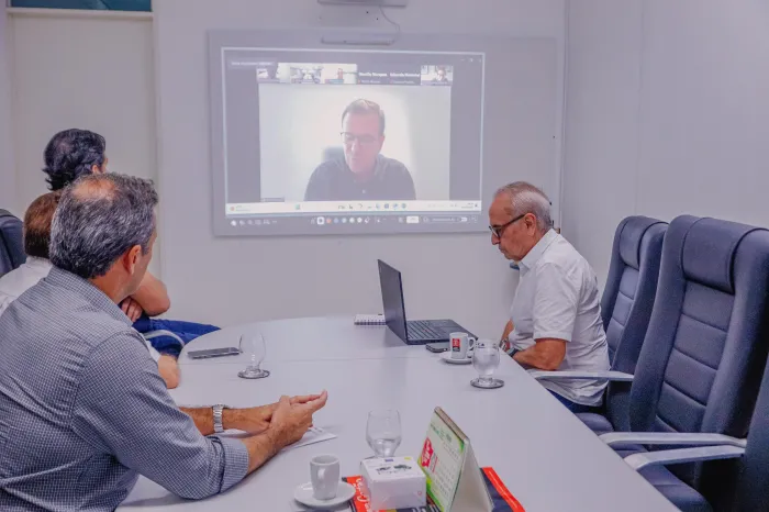 Cícero Lucena participa de reunião da FNP e transmite cargo para cumprir missão oficial na Holanda