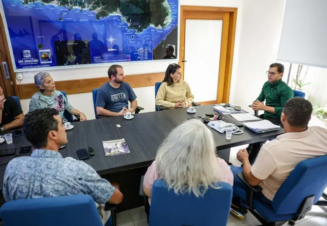 Prefeito Reinaldinho se reúne com comerciantes de Maresias para discutir demandas do bairro
