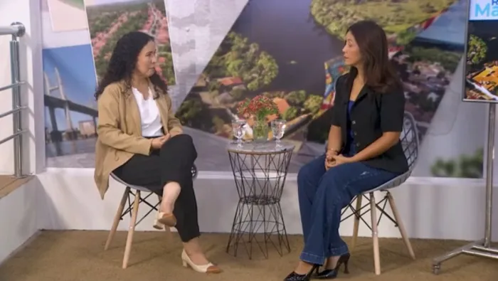 Lígia Moraes conversa com a jornalista Keith Almeida