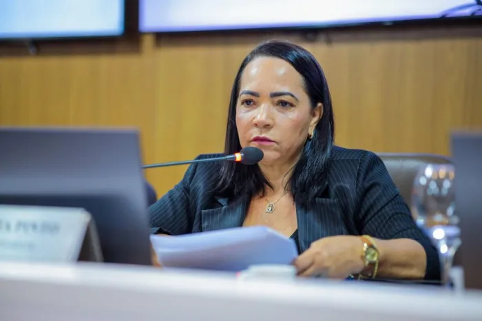 Concita Pinto busca conscientização de jovens sobre importância do voto