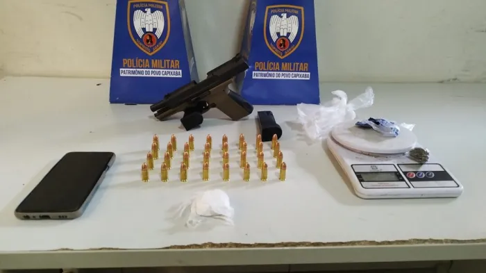 10º BPM realiza prisões, cumpre mandados e apreende armas e drogas durante o final de semana em Guarapari
