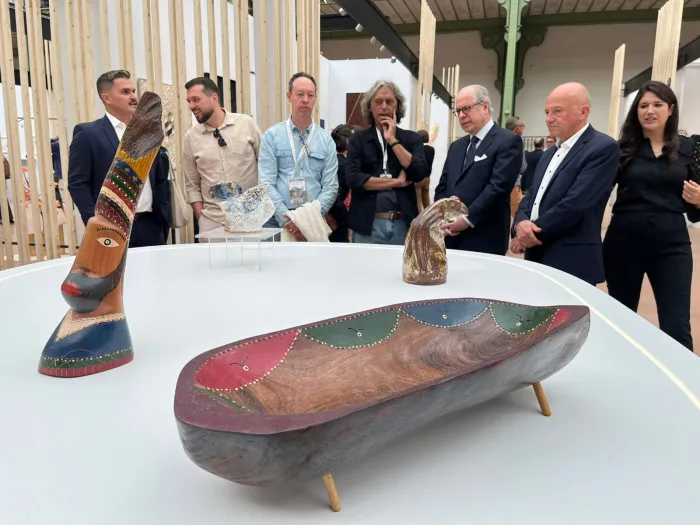 Bienal Internacional Révélations é aberta com presença de artesãos paraibanos e com visita da Embaixada do Brasil na França