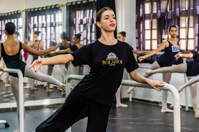 Inscrições para pré-seleção de bolsas de estudo na Escola do Teatro Bolshoi Brasil encerram na quarta-feira (28)