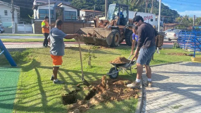 Praça Pôr do Sol é contemplada com segunda fase para o plantio de mudas nativas