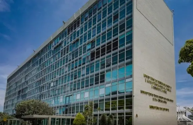 Em visita ao Ministério do Esporte, prefeita Débora garante reforma do Ginásio de Esportes