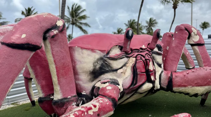 Governo de Sergipe assina ordem de serviço para recuperação da escultura do caranguejo