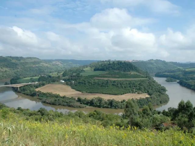 Oeste de SC ganha programa de restauração de áreas em propriedades rurais com benefícios financeiros aos agricultores