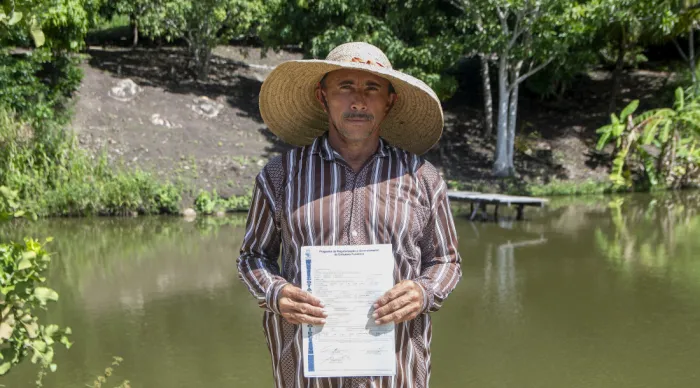 Título de posse de terra facilitou crédito para o agricultor, que pôde investir na criação de peixe / Foto: Erick O'Hara
