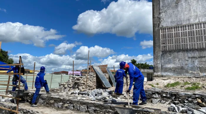 Construção do novo mercado municipal de Tomar do Geru e reforma do Estádio João Trindade Santos, em Boquim, integram programa de infraestrutura de Sergipe. | Fotos: Ascom/Sedurbi