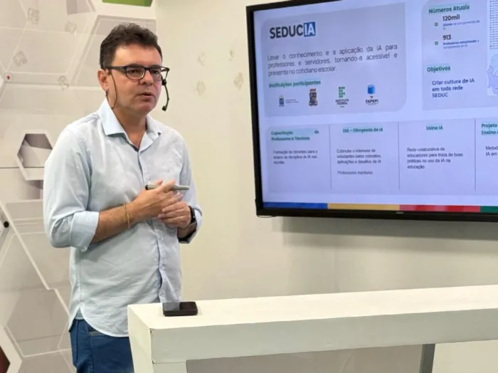 Seduc amplia formação de professores para ensinar Inteligência Artificial nas Escolas