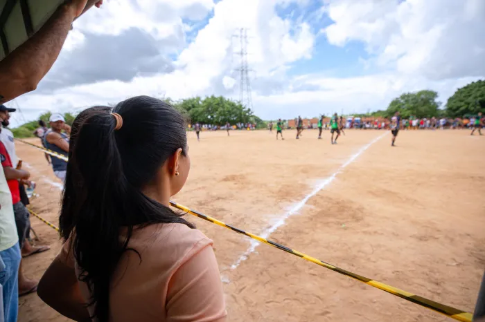 Prefeita acompanha final do campeonato de futebol no Parque São Paulo neste domingo (25)