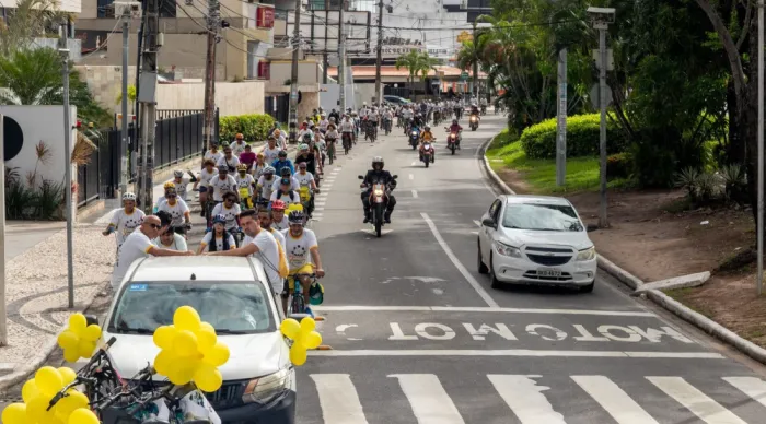 Ação em alusão à companha ‘Maio Amarelo’ contou com mais de 300 participantes e doação de alimentos / Foto: Mário Sousa/SES