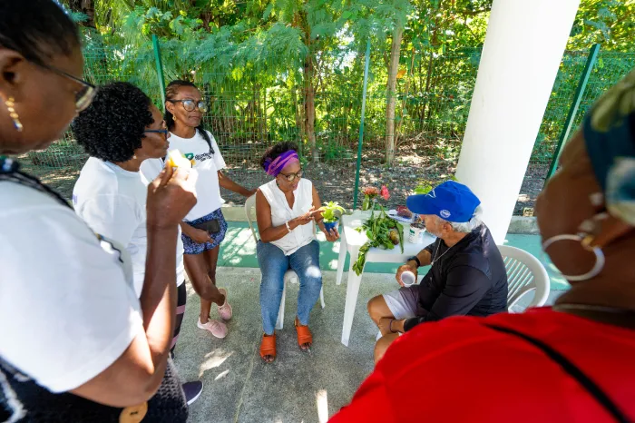 Maio de Práticas Integrativas promove autoconhecimento e fortalecimento emocional na orla