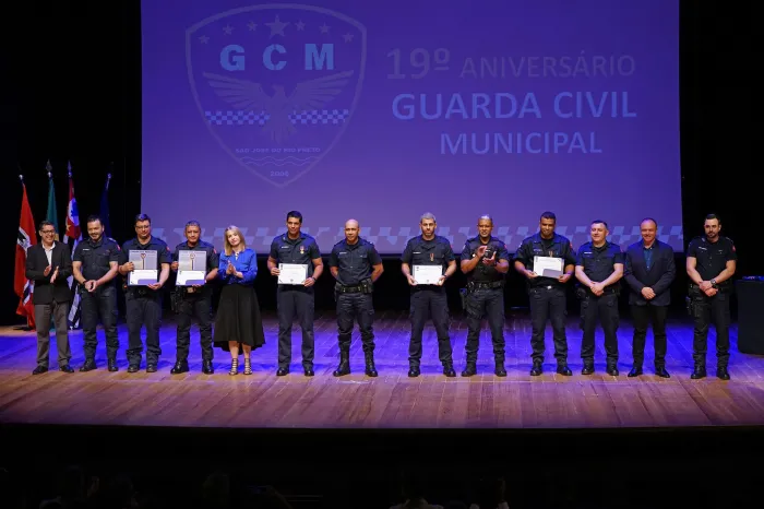 GCM celebra 19 anos com solenidade e lançamento de novo brasão