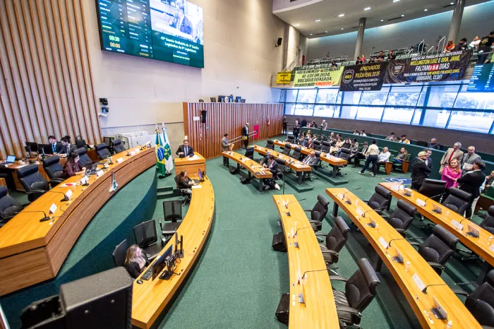 CLDF confirma bolsa para residentes de medicina da família