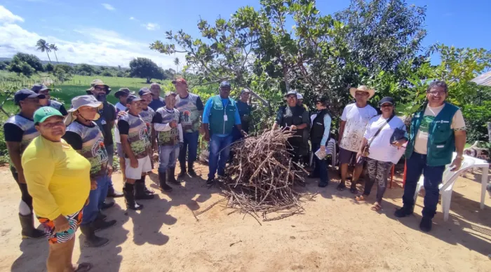 Emdagro inicia assistência técnica a agricultores de assentamento em Pirambu
