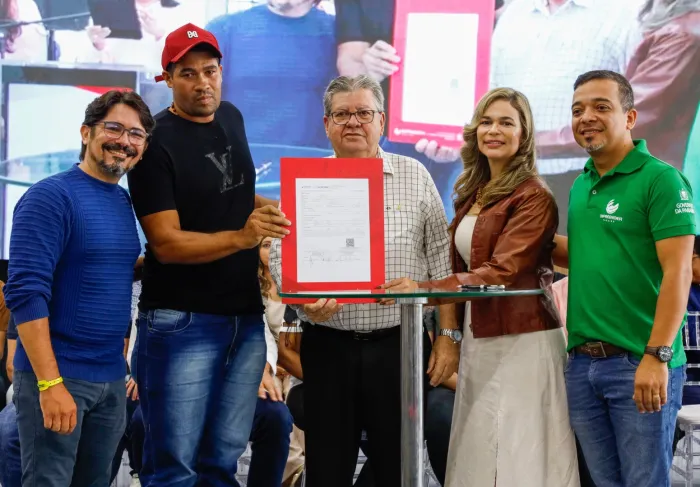 Empreender PB assina contratos para barraqueiros e ambulantes que irão atuar no São João de Campina Grande, Bananeiras e Boa Ventura