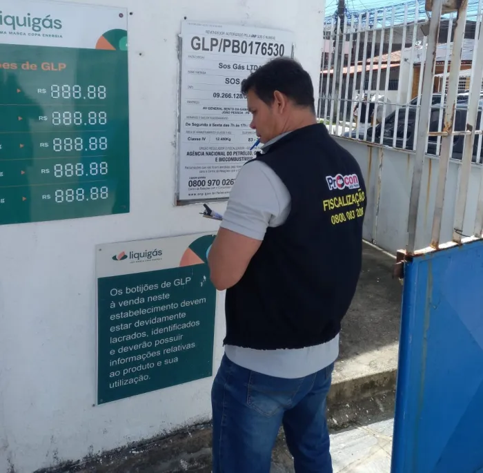 Procon-JP notifica sete revendedores de gás de cozinha para entrega de notas fiscais