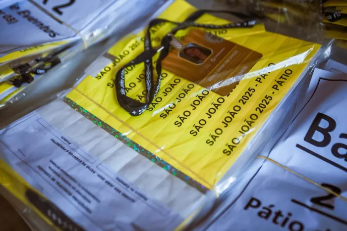 SEFAZ Caruaru conclui entrega de kits de comercialização para ambulantes cadastrados no São João 2025