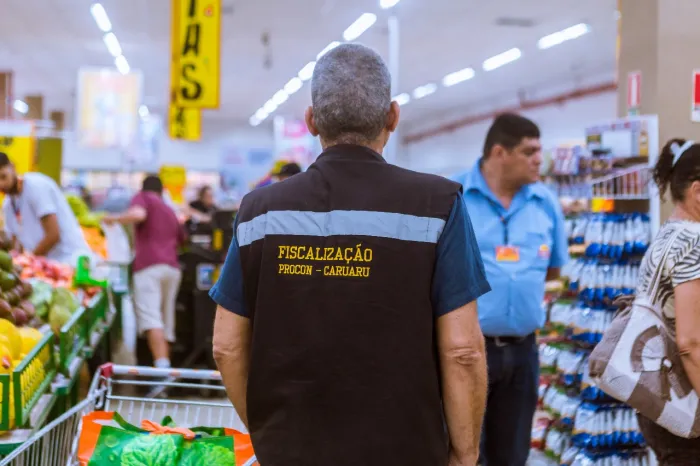 Procon Caruaru intensifica fiscalização durante as festividades do São João 2025