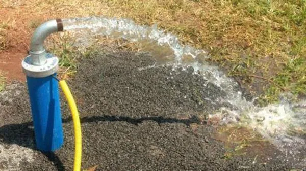 Parlamentar pede perfuração de poço artesiano no Distrito de Caravágio