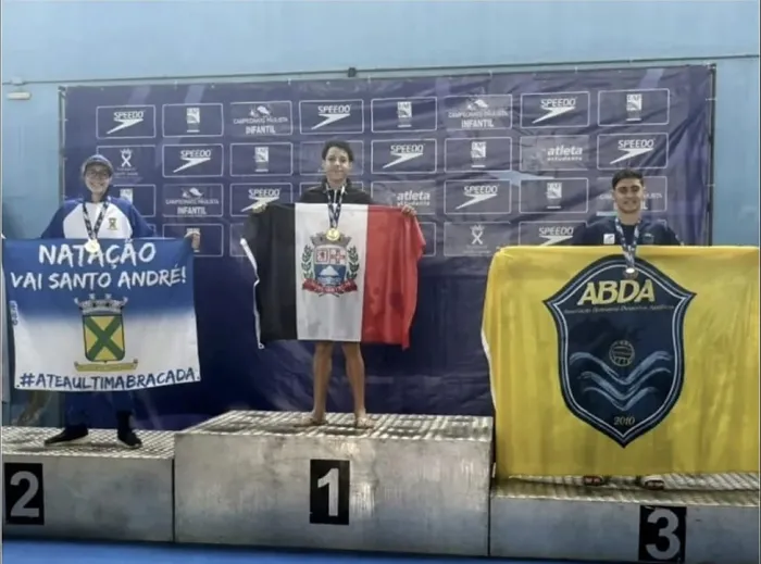 Rhuan Sena de PG brilha e conquista duas medalhas de ouro no Paulista de natação