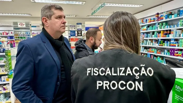 Procon fiscaliza farmácias de grandes redes e aplica autuações