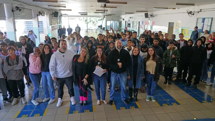 Feira de Profissões movimenta a Escola Darcy Ribeiro