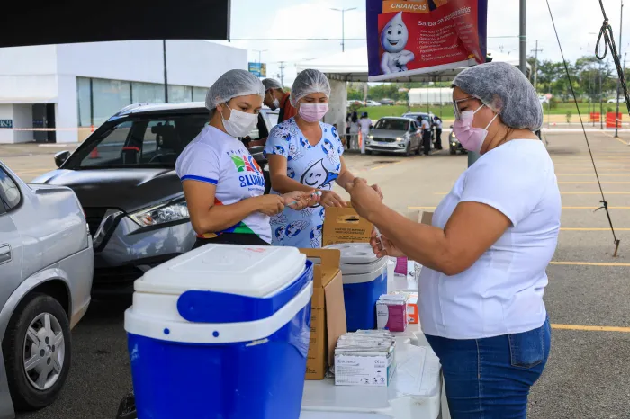 Drive-thru da vacina: Mais de 2,3 mil doses foram aplicadas em ação do Governo no Pátio Norte Shopping