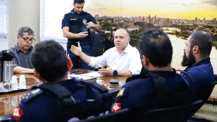 Guardas Municipais são homenageados pelo prefeito