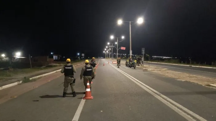Operação Rota Segura recupera veículos e autua 64 condutores sob efeito de álcool e drogas
